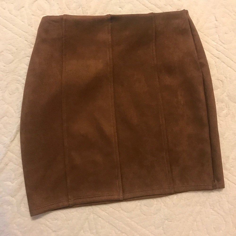 Ivy & leo boutique suede skirt